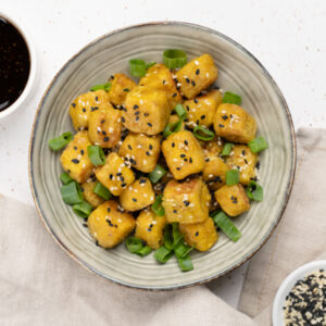 Tofu salteado al estilo oriental